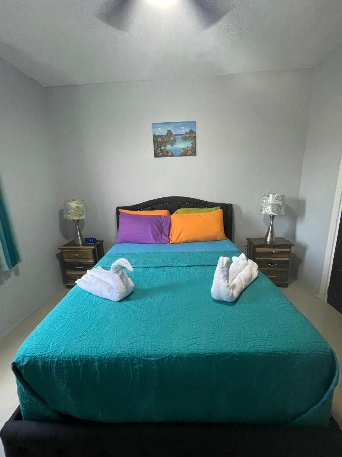 Jamrock Suites Кингстън Екстериор снимка