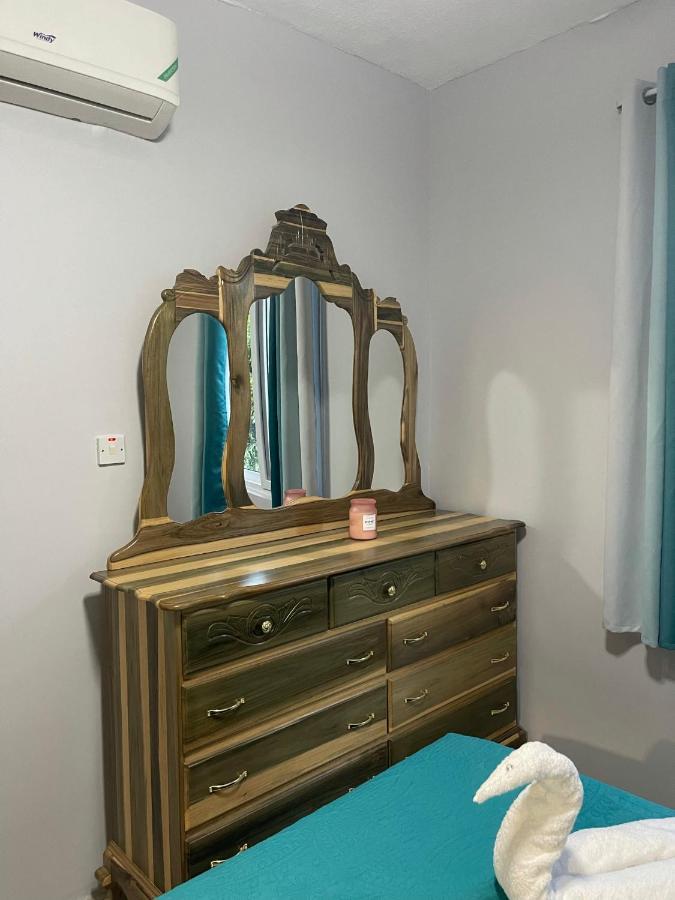 Jamrock Suites Кингстън Екстериор снимка