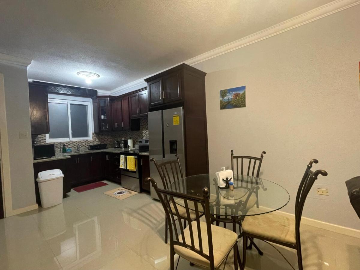 Jamrock Suites Кингстън Екстериор снимка