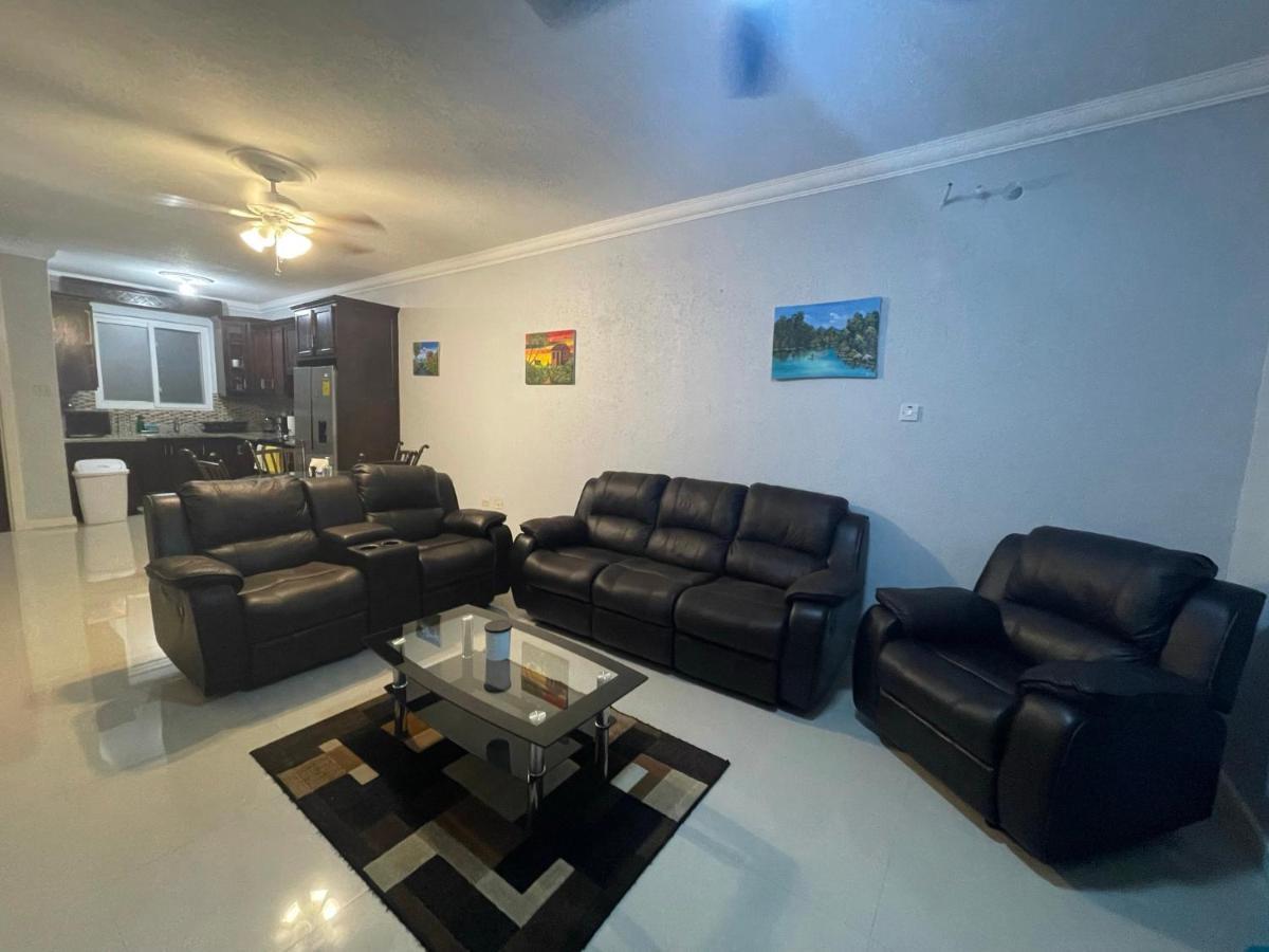 Jamrock Suites Кингстън Екстериор снимка