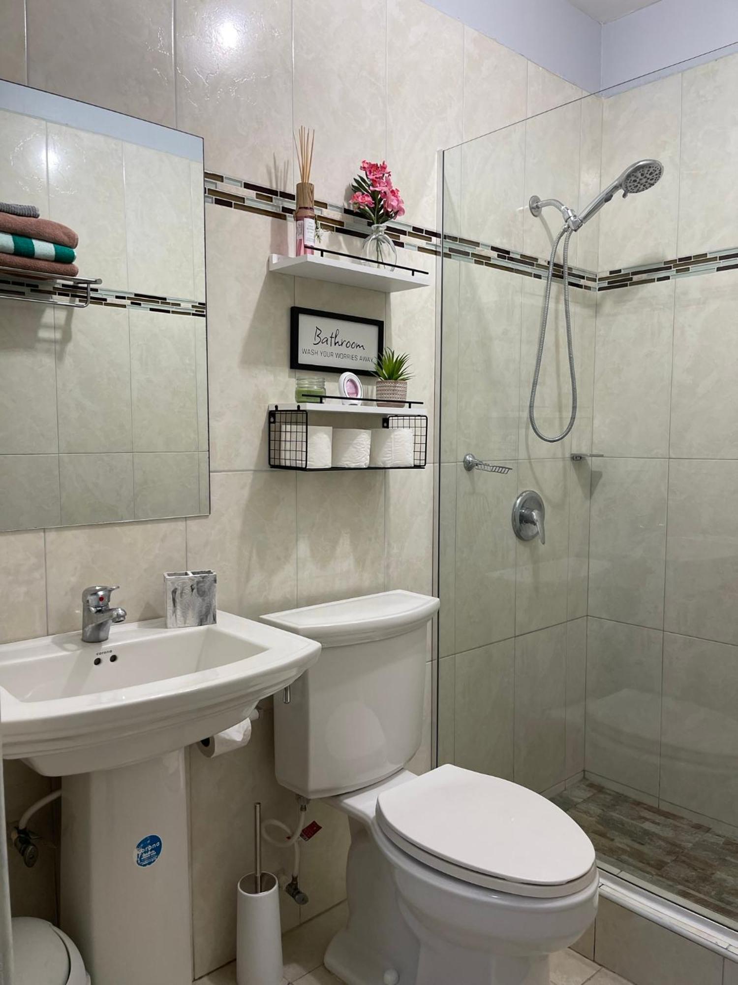 Jamrock Suites Кингстън Екстериор снимка